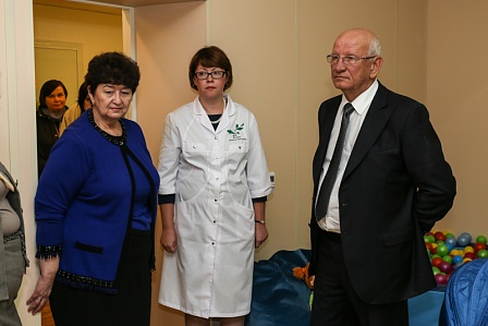 Губернатор Юрий Берг открыл детское реабилитационное отделение в санатории «Дубовая роща»